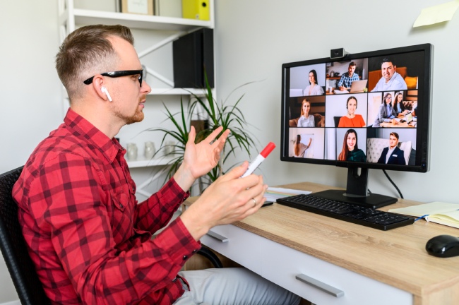 Hybrid Workplaces: Digital Transformation for the Redefined Future